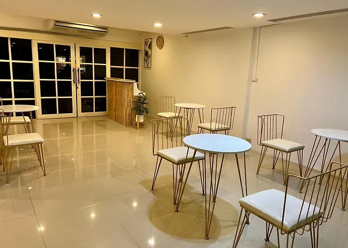 Comfy Crib 2 Hostel Bangkok