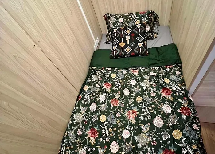 Hostel Comfy Crib 2 *