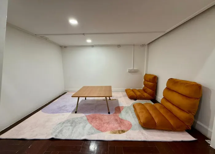 Hostel Comfy Crib 2