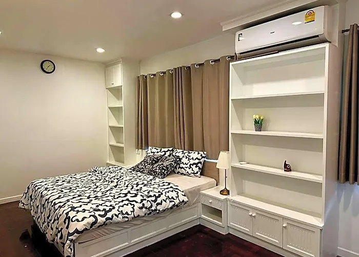 Hostel Comfy Crib 2 Bangkok